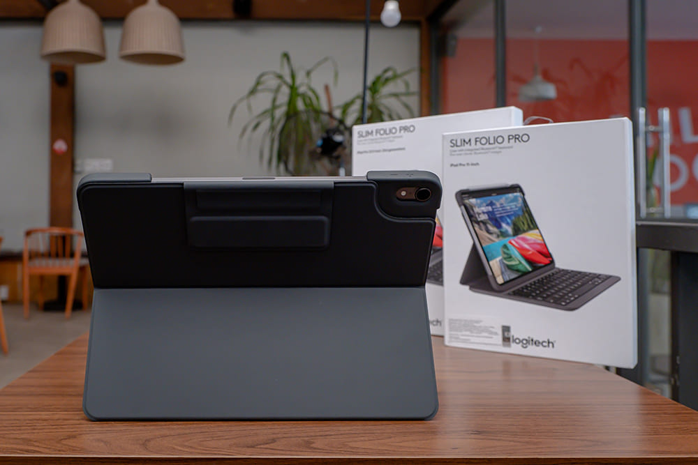 Bàn phím kèm bao da Logitech SLIM FOLIO Pro for Ipad Pro 12.9inch (Gen 3)