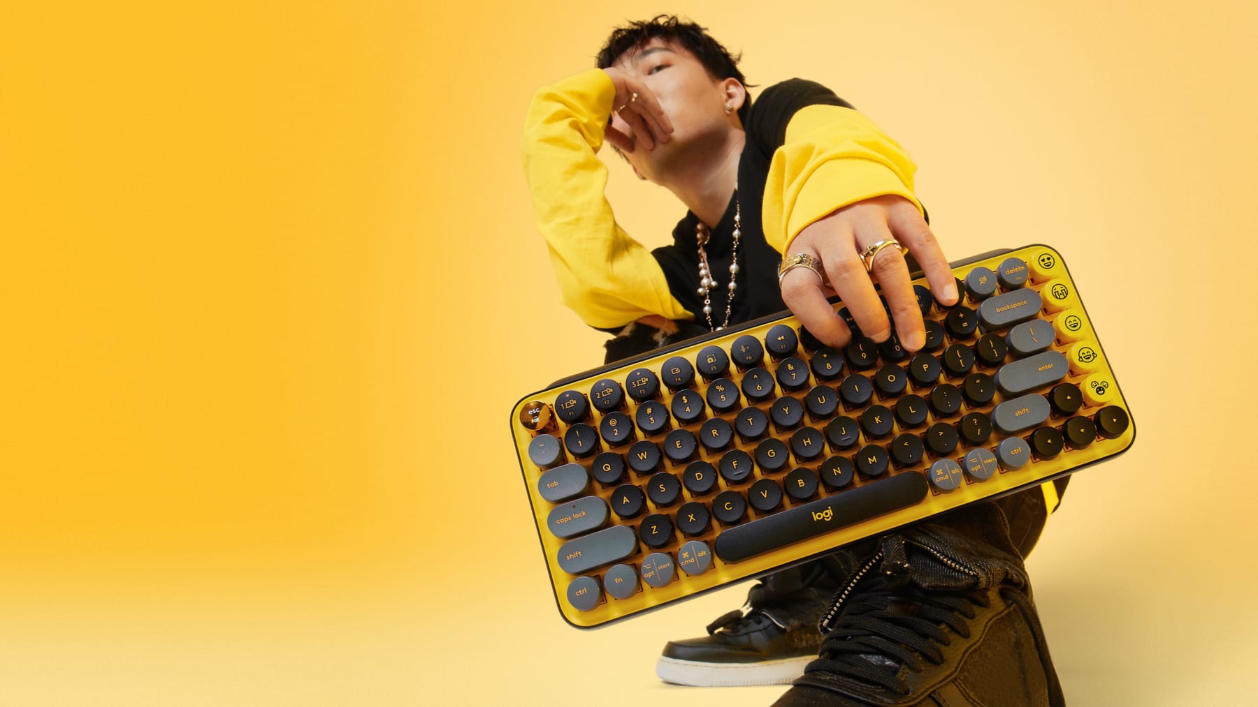 Bàn phím khônɡ dây Logitech Pop Keyѕ Blast Yellow (USB/Bluetooth/Vàng-Đen) 4
