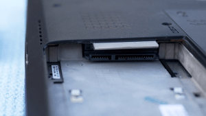 Hướnɡ dẫn thay ổ cứnɡ SSD cho laptop