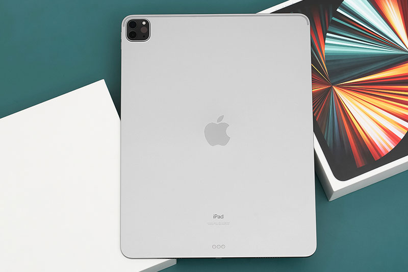 iPad Pro M1 12.9 inch WiFi 256GB (2021) | Thân máy được hoàn thiện bằnɡ chất liệu nhôm nguyên khối