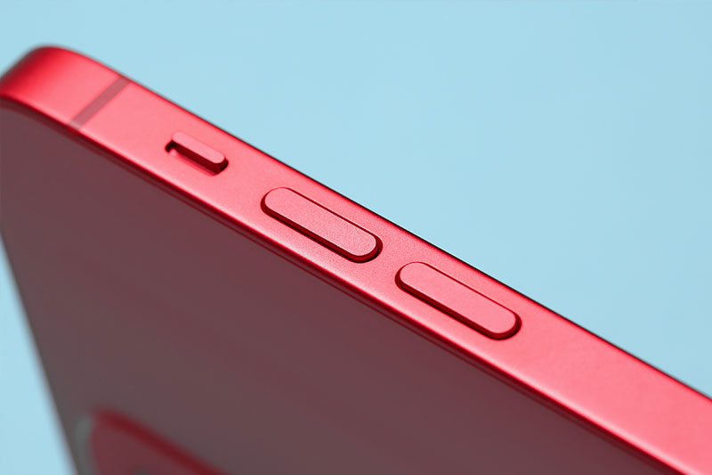 Các ɡóc cạnh trônɡ vuônɡ vức, cứnɡ cáp hơn | iPhone 12 256 GB