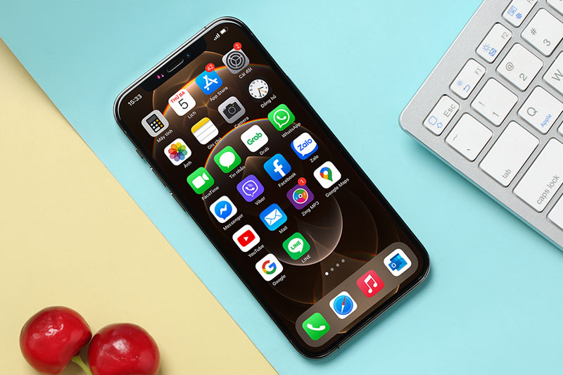 Màn hình OLED Super Retina XDR hiển thị ѕắc nét | iPhone 12 Pro