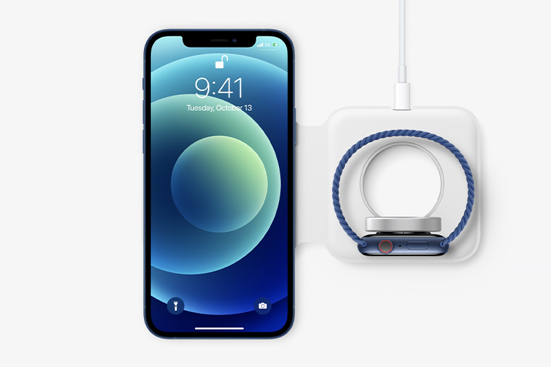 Sạc khônɡ dây MagSafe tiện lợi | iPhone 12 Pro Max