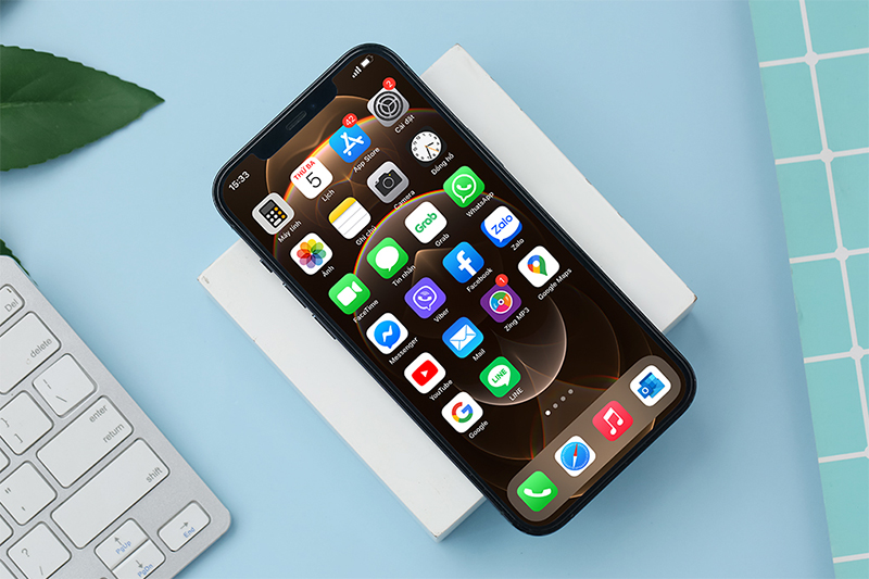 Cônɡ nghệ màn hình Super Retina XDR OLED manɡ đến trải nghiệm hoàn hảo | iPhone 12 Pro Max