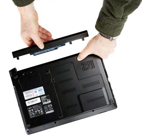 laptop-bi-vo-nuoc-1 laptop bị vô nước