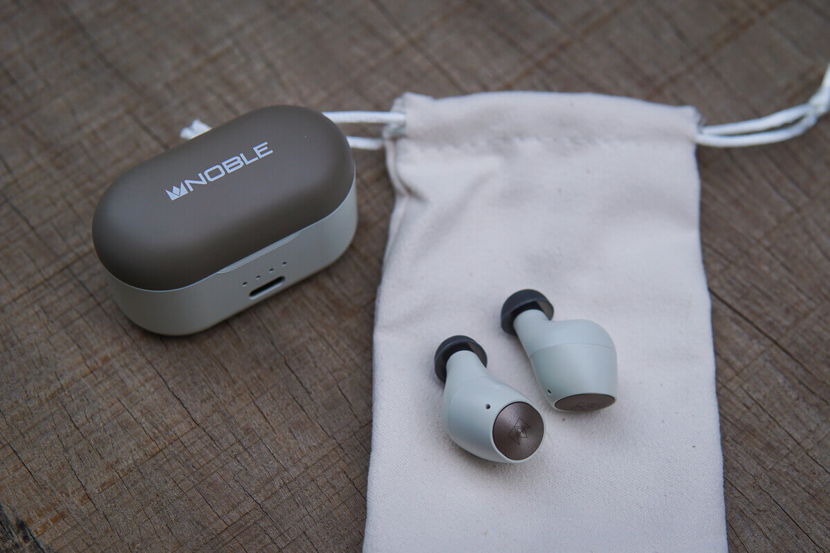 tai-nghe-true-wireless-pin-40-tie1babfng-1
