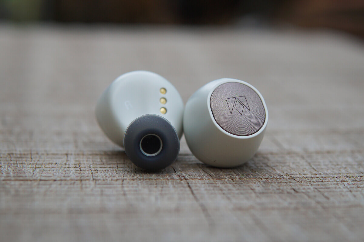 tai-nghe-true-wireless-pin-40-tie1babfng-2